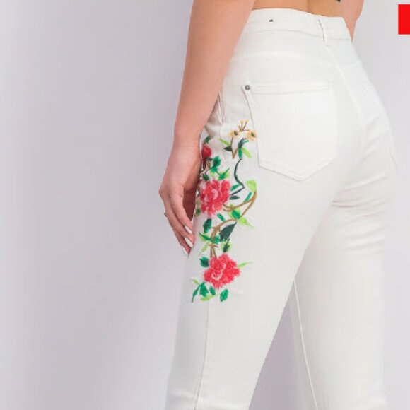 MNG white embroidered jeans, size2. - Picture 1 of 4